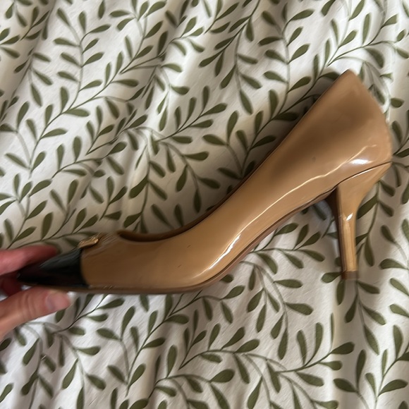 Coach Tan and Black Heels Elegant Design - Picture 4 of 4